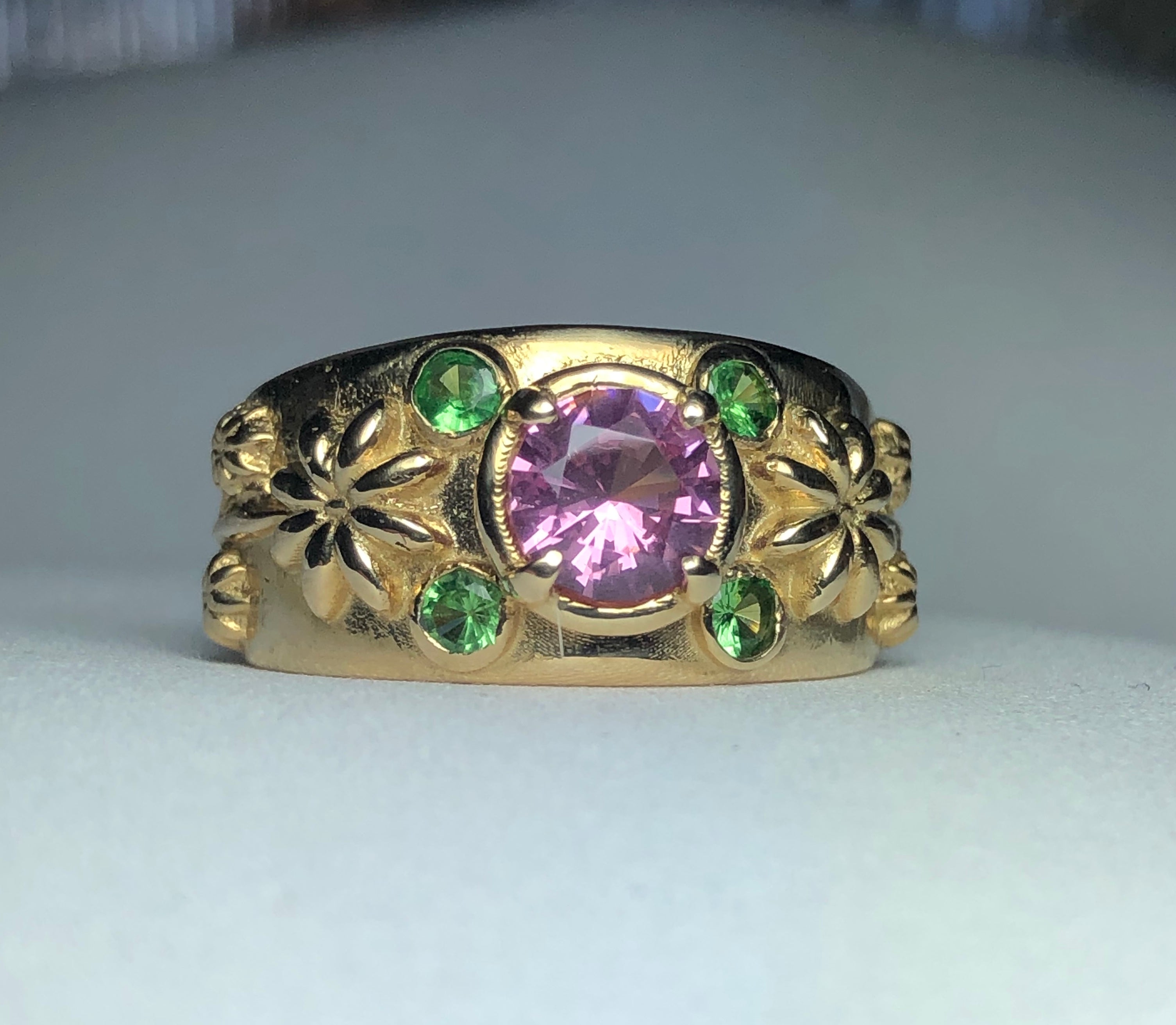 Spinel with Tsavorite Flowers